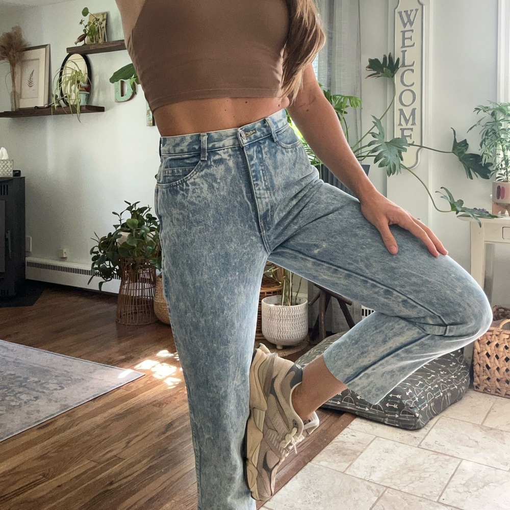 Vintage made in USA Light Blue acid washed Cropped Women's Jeans size 26